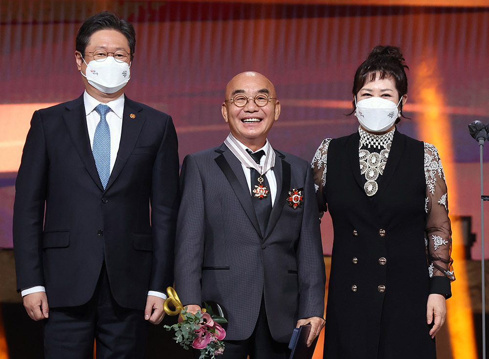 28일 오후 서울 중구 국립극장 해오름극장에서 2021 대중문화예술상 시상식이 열렸다.